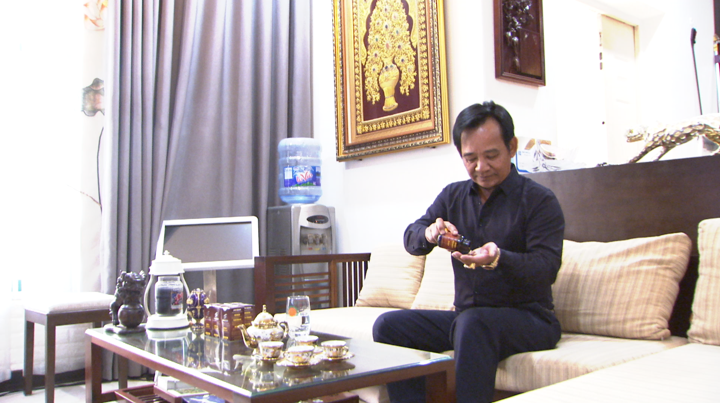 Diễn viên Quang Tèo thường xuyên sử dụng Viên uống Mr Sun để duy trì phong độ